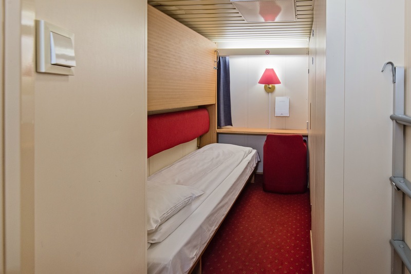 Polar Inside | Twin on lower deck